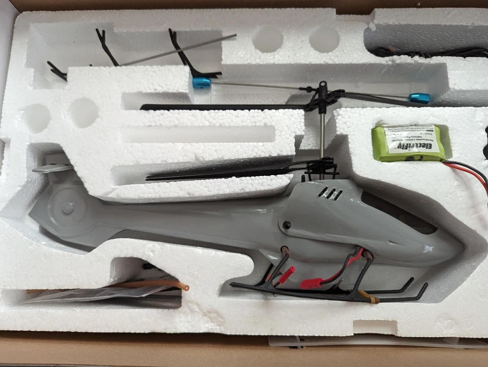 Heli Max AXE EZ HMXE0554 Pre-Built Radio Controlled RC Helicopter - Gray (READ) - Image 3 of 4