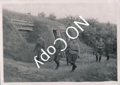 Photo WK2 General inspected Front Bunker Soldiers X139