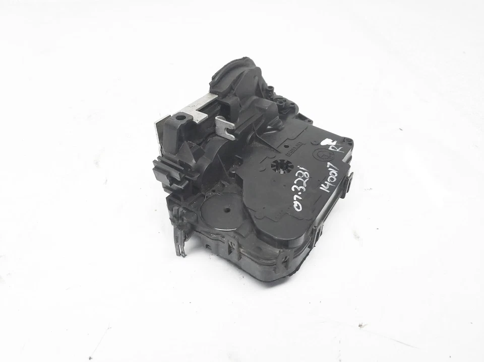 Actuador de cierre de puerta de pasajero trasero derecho BMW 328I 2007-2016 51-22-7-202-148 Foto 2 de 4