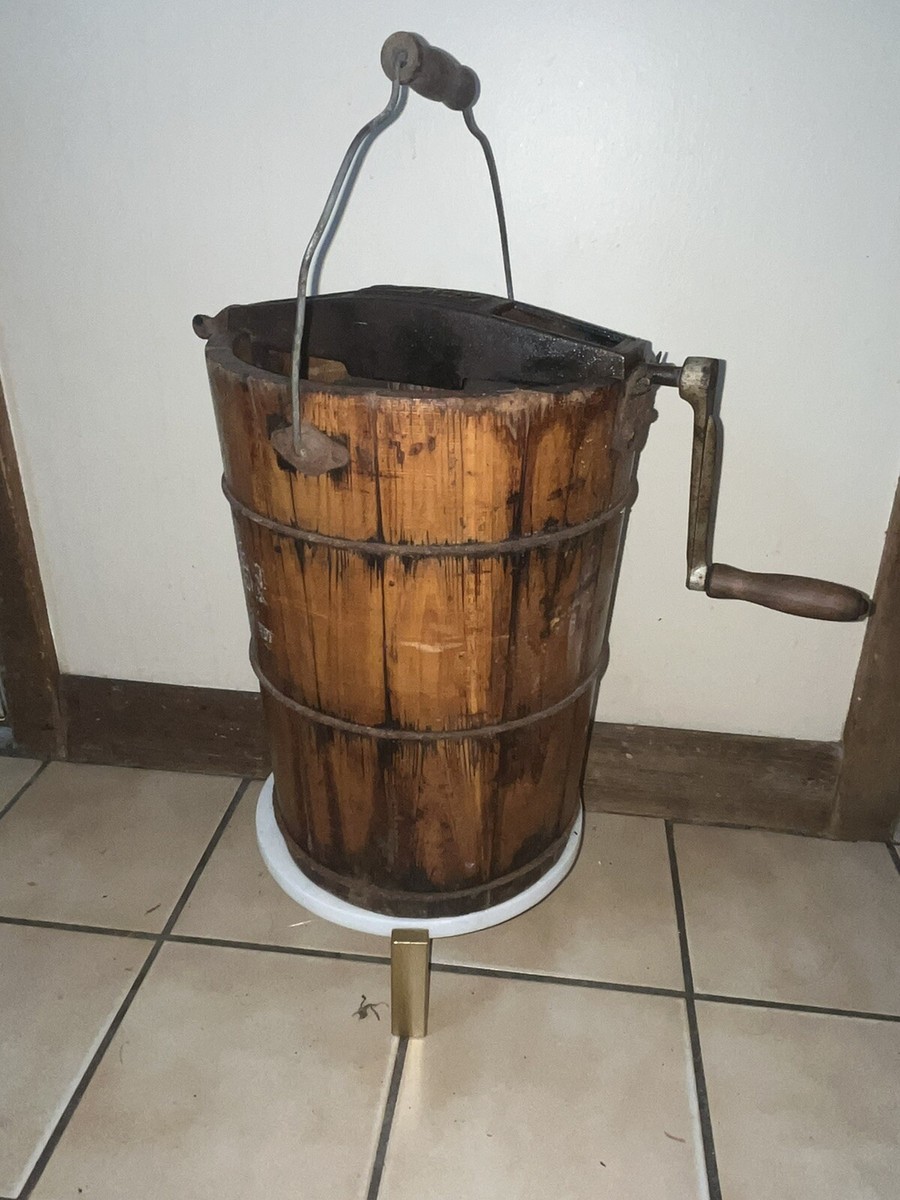 Vintage Frost King Ice Cream Freezer Maker Hand Crank 4 Quart Old