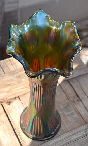 Fenton Stretch Swung CARNIVAL Glass Diamond and Rib Pattern 9 3/4" Vase - Picture 4 of 7