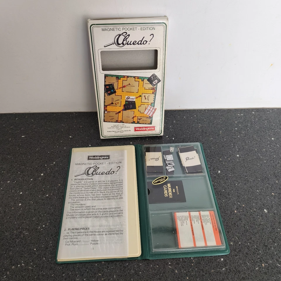 3 x Vintage Travel Games Monopoly Cluedo & Connect 4 Waddingtons MB Games - Image 4 of 4