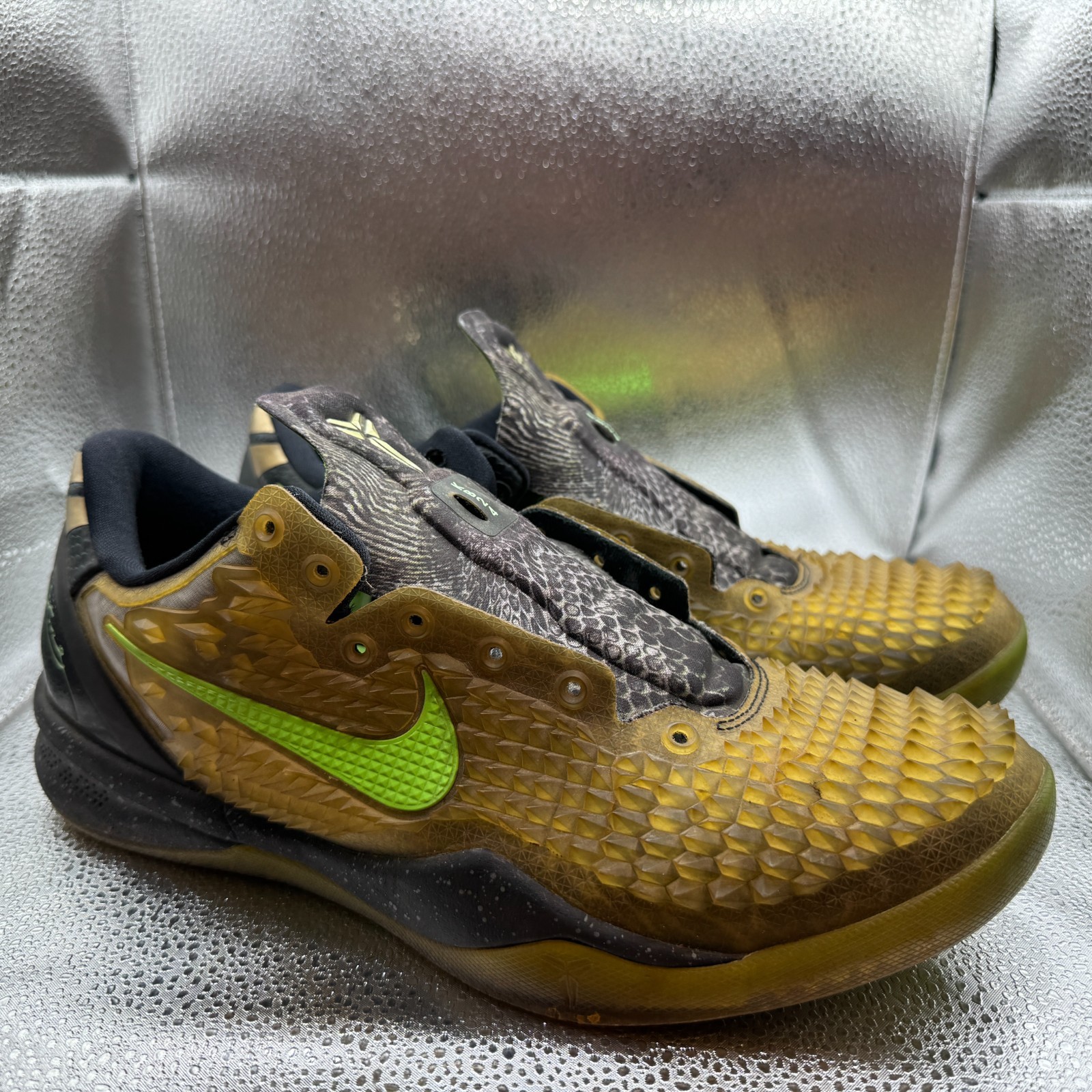 Size 10.5 Nike Kobe 8 SS Christmas Mens Basketball Shoes Black Gold Green 639522-001