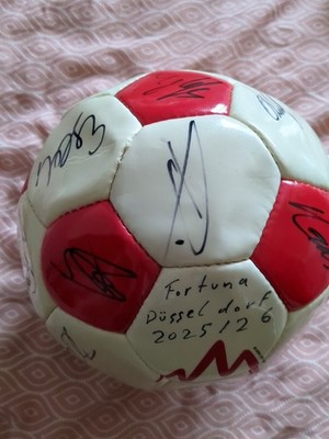 Fussball. Orginales Autogramm. 2025. Ball.  Bundesliga. Fortuna Düsseldorf. DFB 