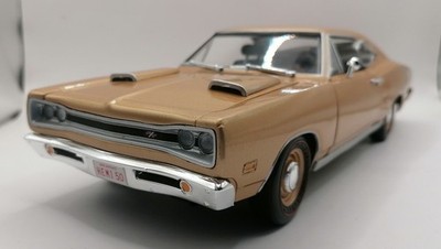 Sammlungsauflösung: 1969 Dodge Coronet R/t 426 Hemi Gold Auto World  (0591)