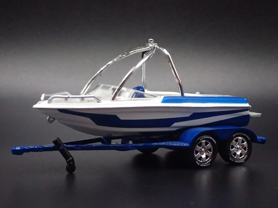 SKI & WAKEBOARD SPEED BOAT ON TRAILER BLUE 1/64 SCALE DIORAMA PROP MODEL - Image 2 of 4