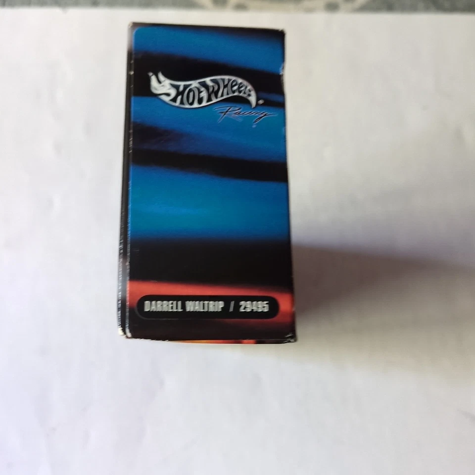 Hot Wheels 2001 Darrell Waltrip Transporter Tribute 1:64 diecast sin abrir. Foto 4 de 4