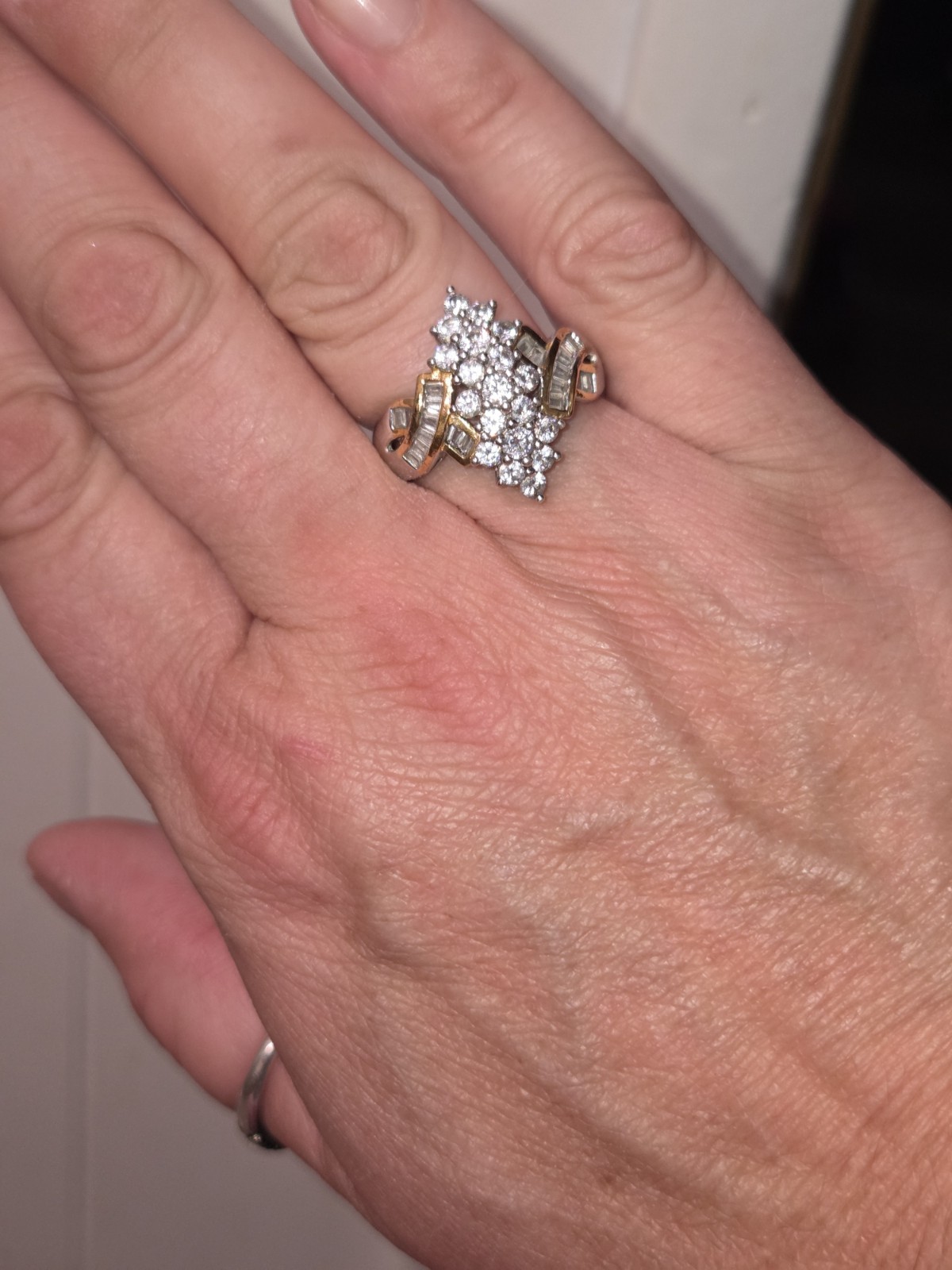 BEAUTIFUL Cluster & Baguettes Cz Engagement Ring … - image 2