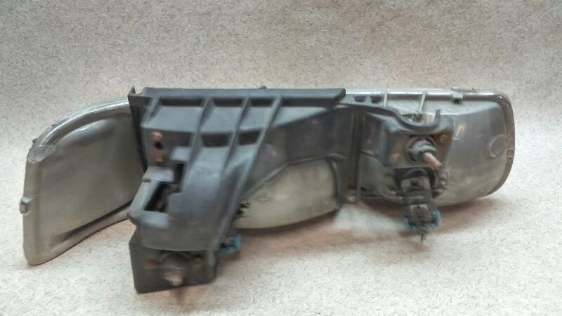 Driver Left Headlight Fits 00-06 CHEVROLET SUBURBAN 1500 F175-168316 - Image 4 of 4