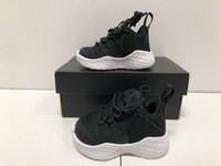 Jordan Formula 23 Niedrig Bt 919727-011 Schwarz Weiß – Schuhe Baby Jordan 17