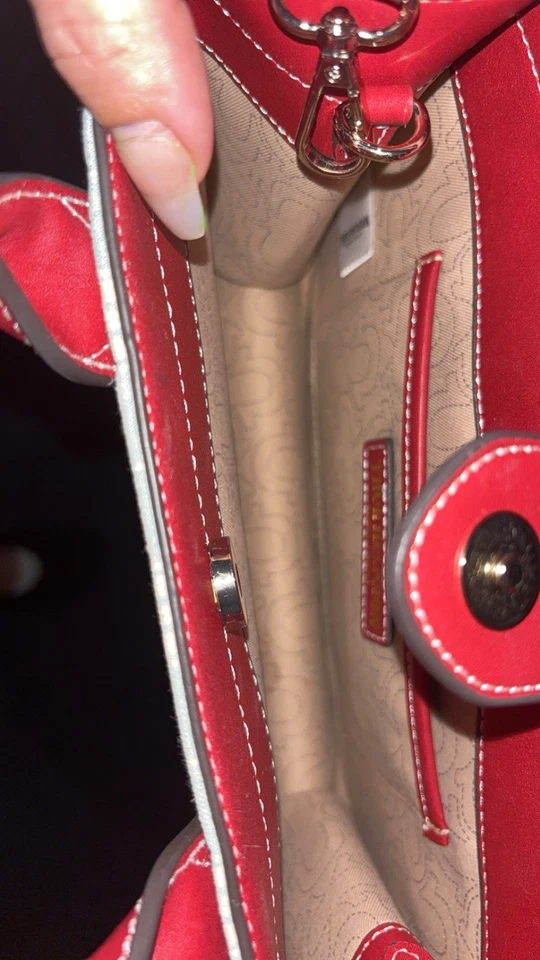 True Religion, Mini Bolso de Mano Nuevo Azul Lona con Logo Rojo. Viene con Correa para el Hombro Foto 3 de 4