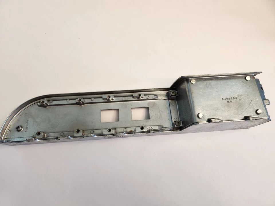 OEM 1962 CADILLAC DEVILLE RH POWER WINDOW / SEAT SWITCH ASSEMBLY #4309284 - Image 2 of 4