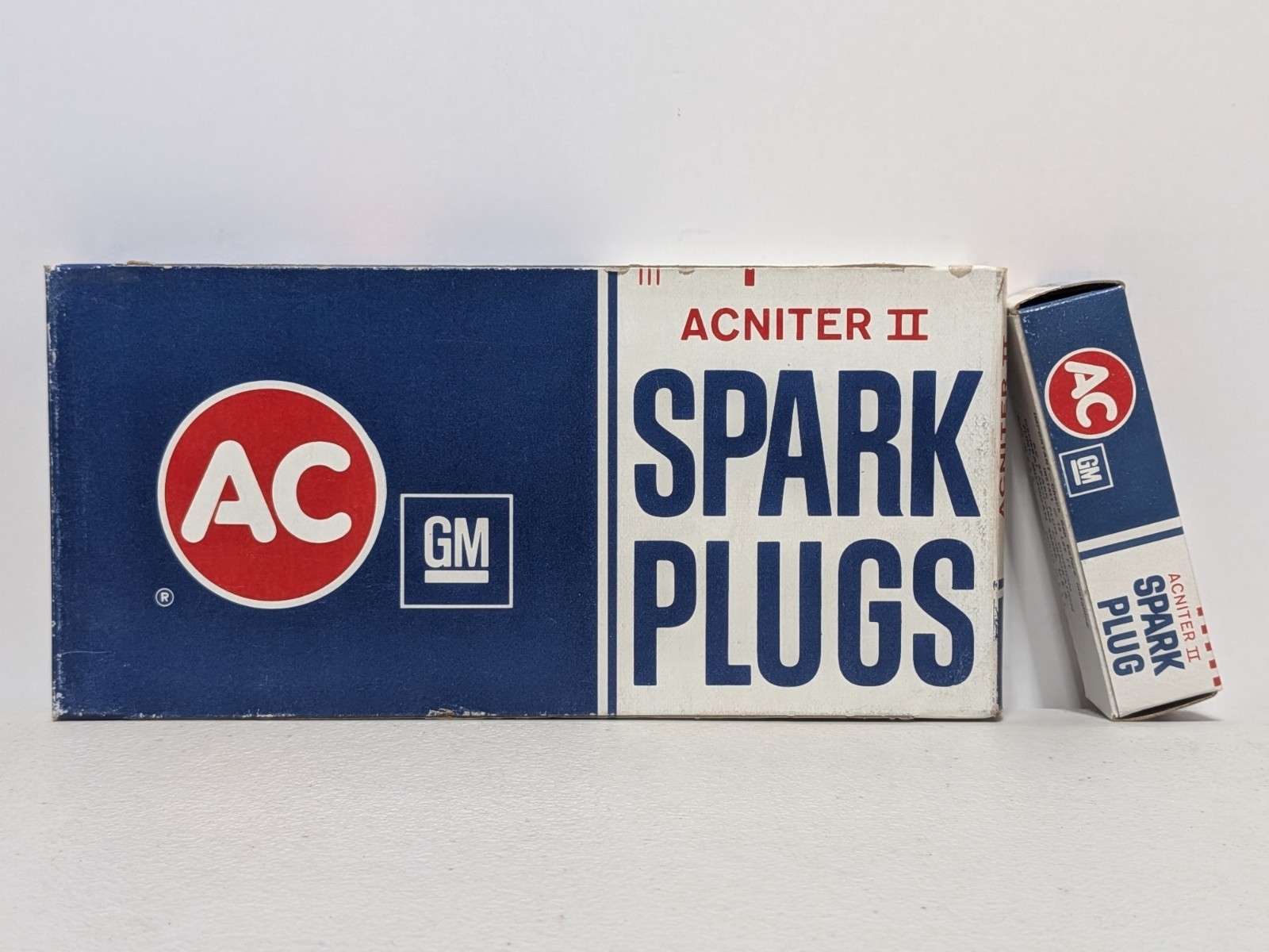 Genuine GM ACDelco Spark Plugs R45TS8 - Set of 8 - New Old Stock