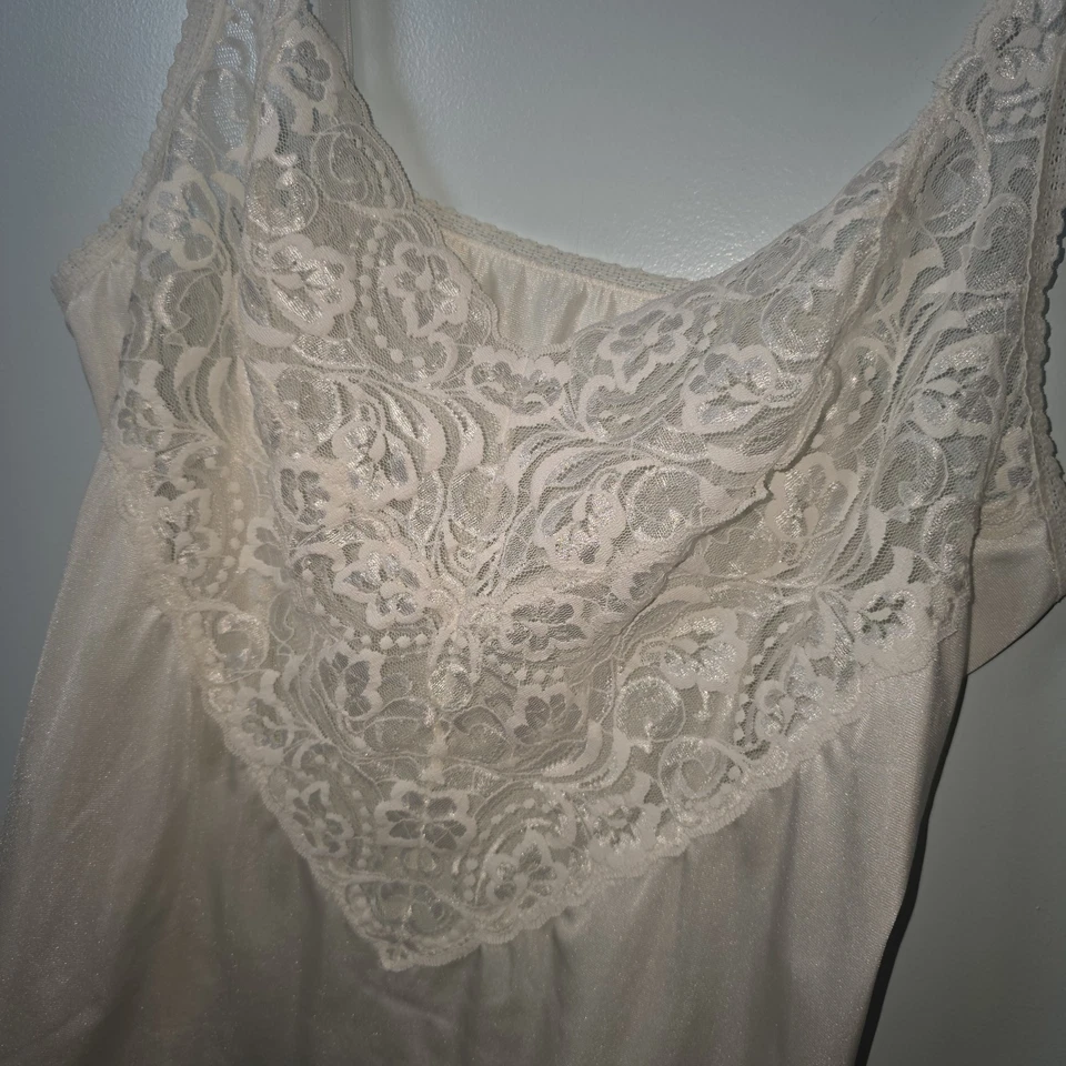 Vtg Vanity Fair Cami Silky Size 40 Nylon Lingerie Lace Romance Off White Bridal - Image 2 of 4