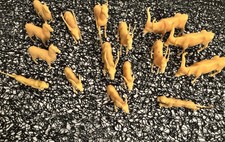 Sammlung gelber Tierfiguren – ältere Ausführung / ca. 16 Tiere – Kunststoff