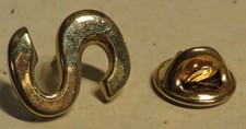 Vintage Letter "S" Initial Fashion Brooch Pin Hat Lapel Pin Gold Tone 5/8" Tall