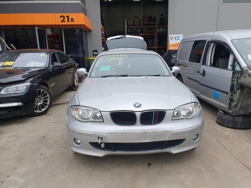 BMW 1 SERIES E87 RIGHT HEADLIGHT SURROUND 10/04- 04 51647120824 - Photo 8/11