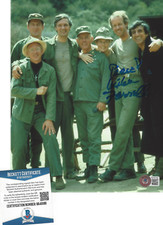 MIKE FARRELL SIGNED 'M*A*S*H' BJ HUNNICUTT  8x10 PHOTO MASH SHOW BECKETT COA BAS