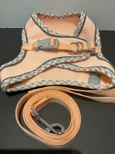 Harness Leash Set Soft Mesh Harness Adjustable Size Medium NEW