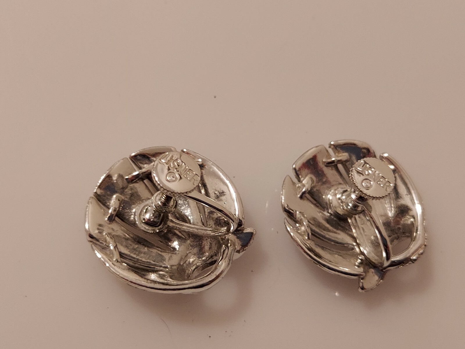 Lisner screwback abstract seashell design clip ea… - image 3