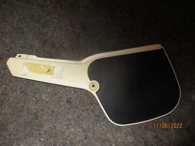 cache arrière gauche pour YAMAHA 125 YZ 1983 réf 24X-21711-00-98 - Photo 1/4