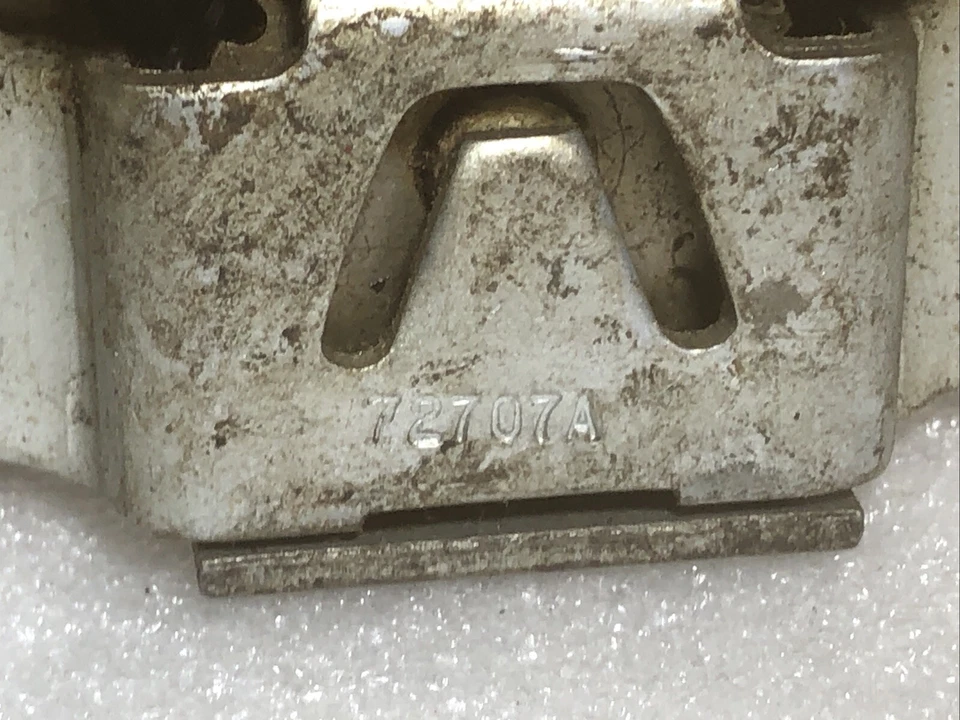 Lucas 72707A Austin A55 A60 Wiper Wheel Box - Image 4 of 4