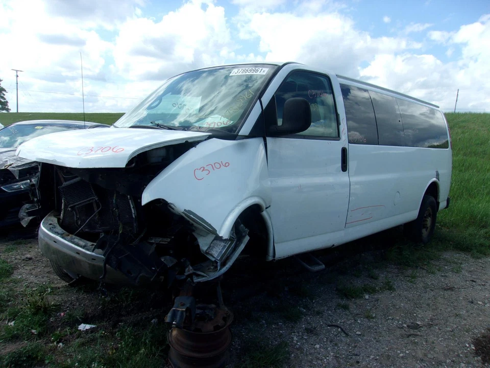 Used Engine Oil Pan fits: 2008 Chevrolet Express 3500 van 6.0 Grade A Foto 4 de 4