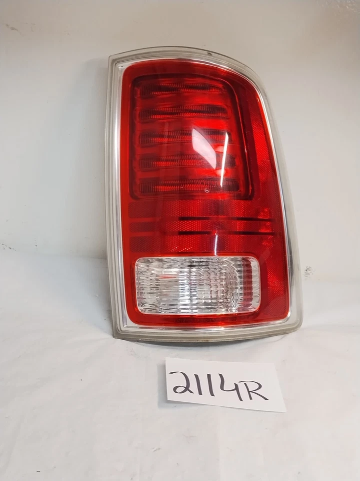 原装 2013 - 2018 Ram 1500 Laramie 限制乘客右镀铬 LED 尾灯 — 第 3/4 张图片