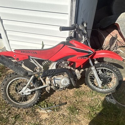 Honda Youth Dirtbike With Some Damage The Repairs Will Cost About 200$ Or Less