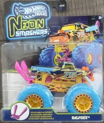 Hot Wheels 2026 Monster Trucks Neon Smashers Bigfoot 75