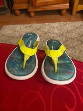 Under Armour 4D foam cushon sandals 3 youth
