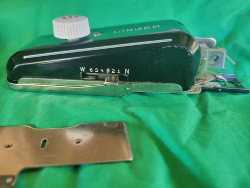Vintage Singer Sewing Machine Buttonholer 160743, 5 Templates & Instructions - Picture 9 of 14