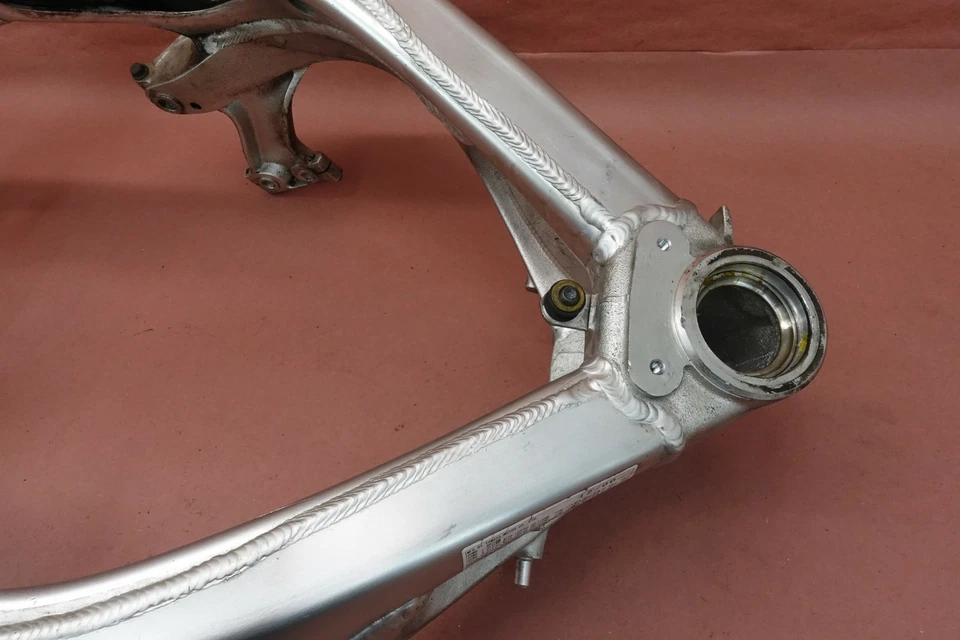 Yamaha YZF R6 YZFR6 2001 2002 chasis de cuadro principal (WA BOS) Foto 4 de 4