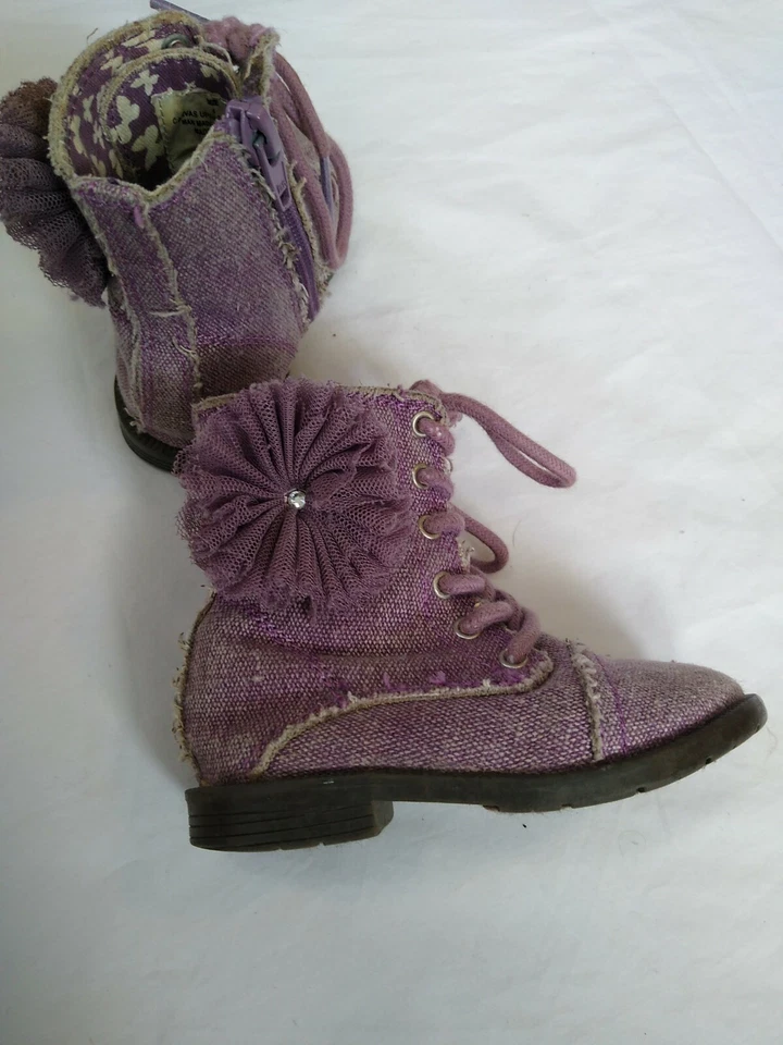Botas de lona hasta el tobillo lila con cremallera con lazo y mariposas para niñas pequeñas talla 5 Foto 3 de 4