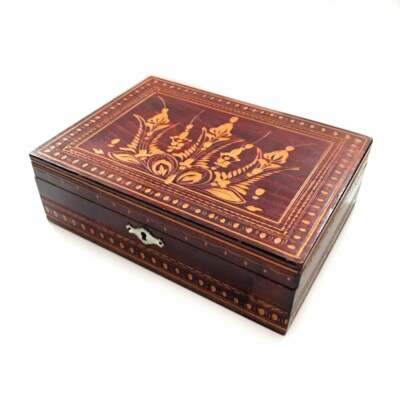 Grande Boîte à Souvenirs Vintage En Bois - Rouge Et Marron, Décorative, Avec Couvercle