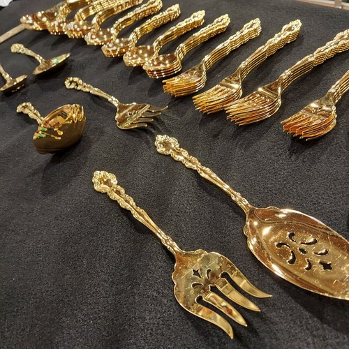Oneida Flatware Set + Extra Serving Pieces - Picture 7 of 10