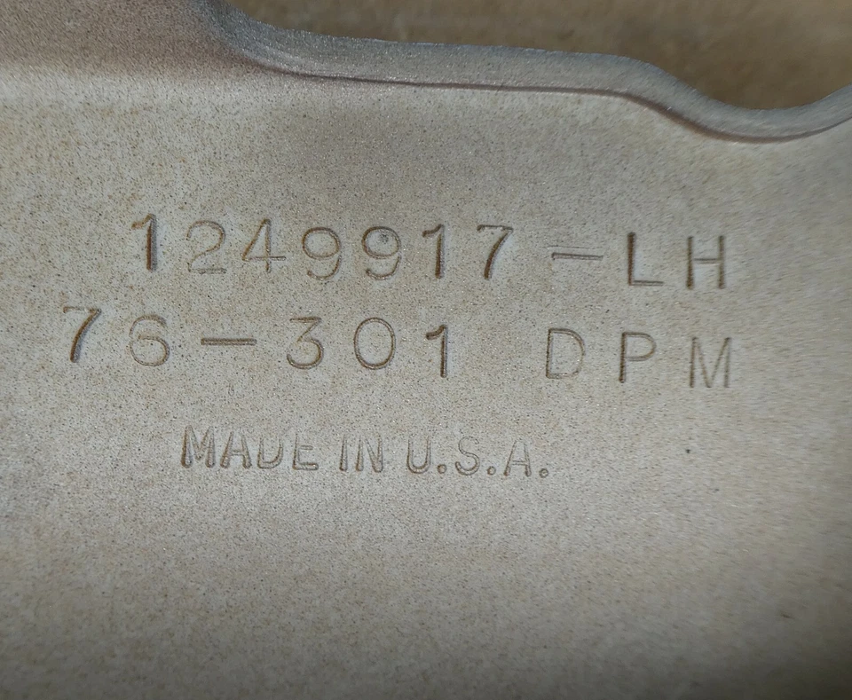 Buick Lesabre Electra Estate Wagon Park Avenue 1976 panel de llenado de luz principal izquierda  Foto 4 de 4