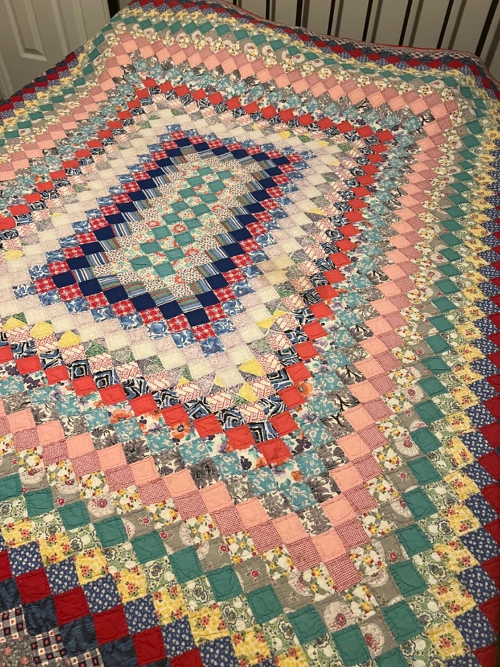 Vintage Trip Around the World Hand Pieced & Quilted Feedsack Queen Quilt - Image 4 of 4