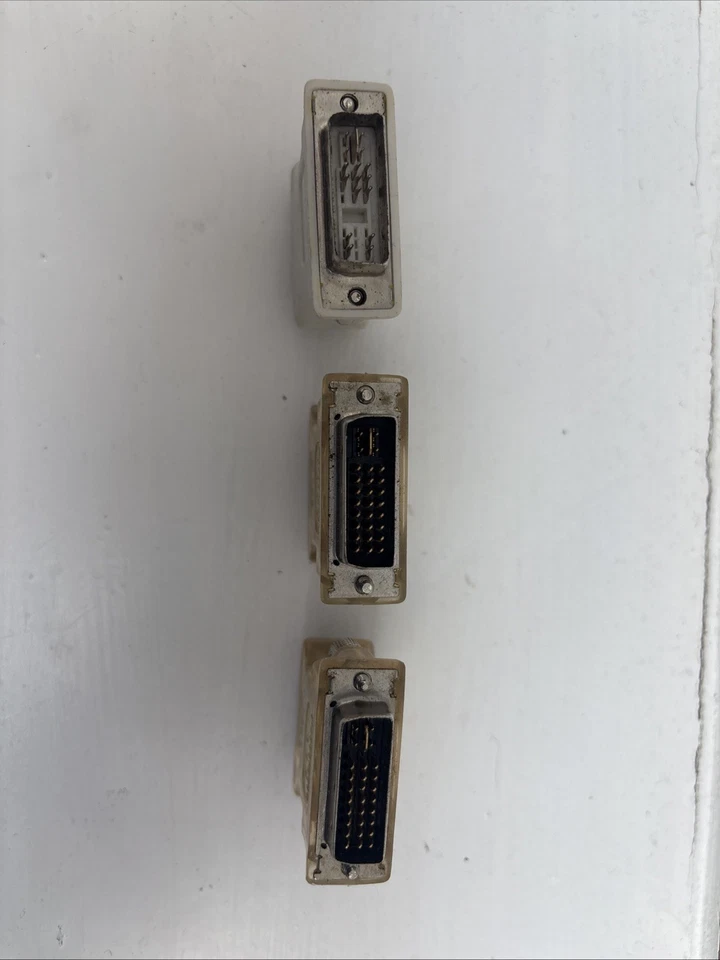 X3 Joblot Various DVI To VGA Converter Connectors - Image 3 of 3