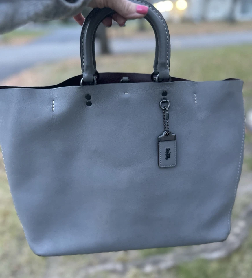 Bolso de Mano Coach 1941 Rogue Cuero Curtido Gris Oxblood 59136 Foto 2 de 4