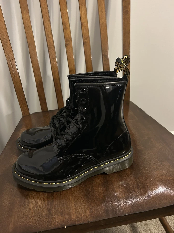 Botas de combate DR. MARTENS 11821 para mujer charol negras talla 5 Foto 3 de 4