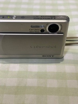 Sony Cyber-shot DSC-T1 5.0 Megapixel Digital Camera Silver LCD