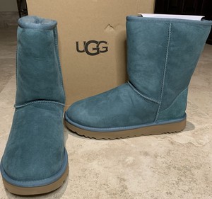 ugg sea green