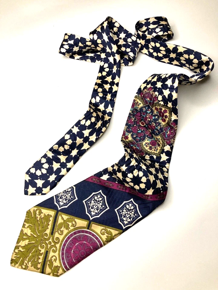 GIANNI VERSACE VINTAGE AÑOS 90 BARROCO ARABESCO CORBATA FLOR ESTRELLAS AZUL ITALIA Foto 3 de 4