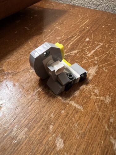 Mini Battlebott Lego - Picture 1 of 4