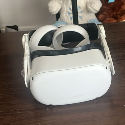 Meta Quest 2 Standalone VR Headset, White Color Virtual Reality Headset