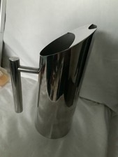 Stainless Steel Water Pitcher Modern Metal Pitcher Ice Guard for Iced/Hot