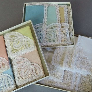 2 Sets (16) Vintage Brussels Linen LACE Cocktail Napkins Pastel White Unused