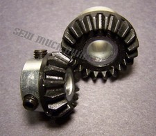 GEAR  174204 163996 Lower Right Hook Drive Shaft Set Singer 630 630E 635 636 