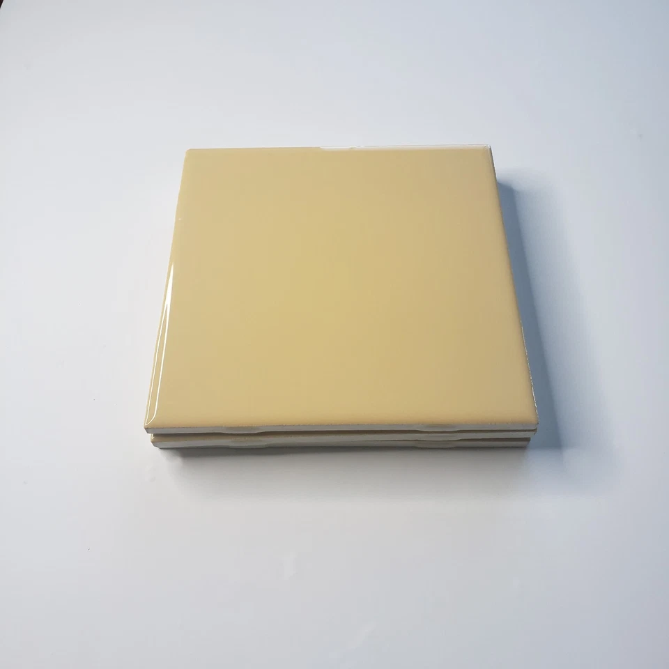 Lote de 3 Azulejos, Azulejo de Pared Daltile 6x6, Color Luminaria Oro 0142 Semi-Brillante Foto 2 de 3